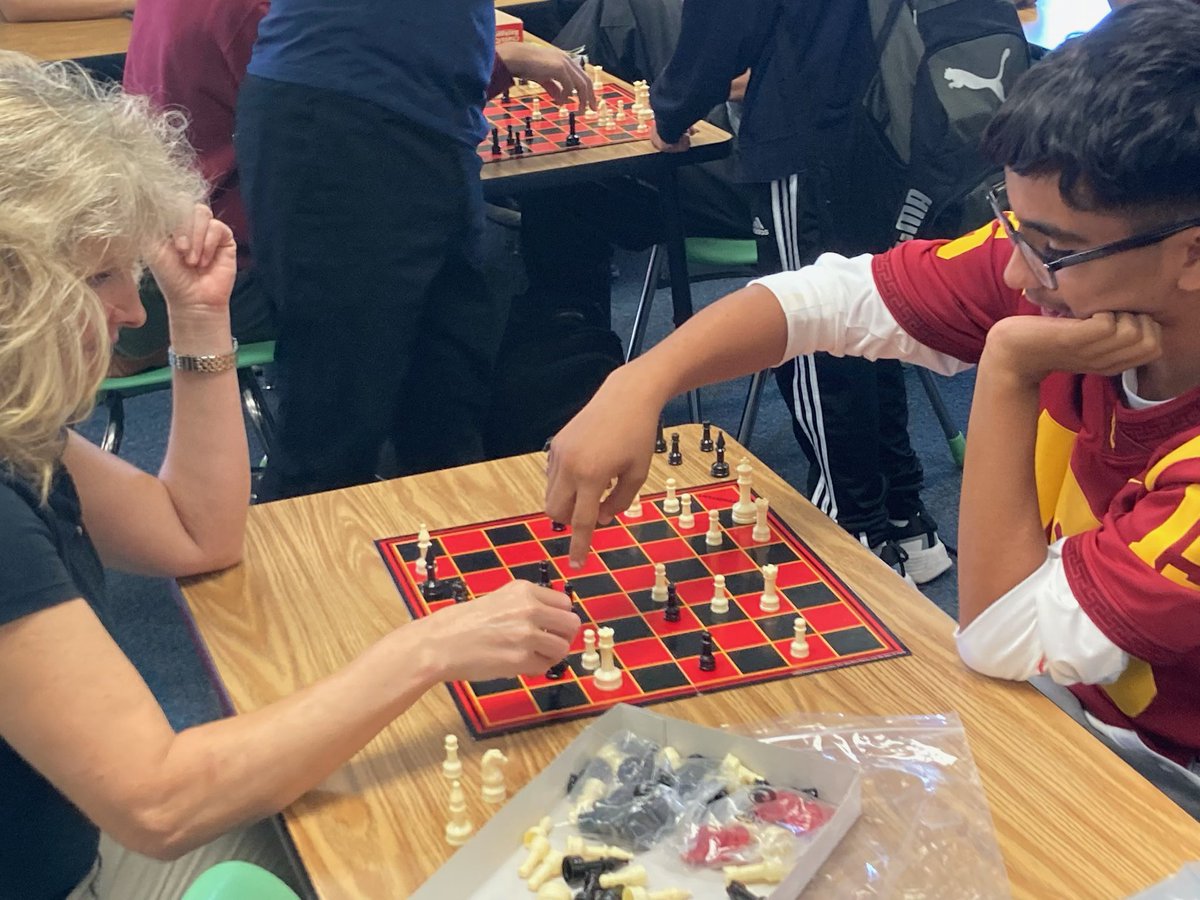 WalnutGroveInt's tweet photo. A little lunch time competition during our Chess Club. βοΈ#wgis #walnutgrove #wgispride #hawkspirit #chessclub @WalnutGroveInt @WestCovinaUSD https://t.co/S4YrSNR5dQ