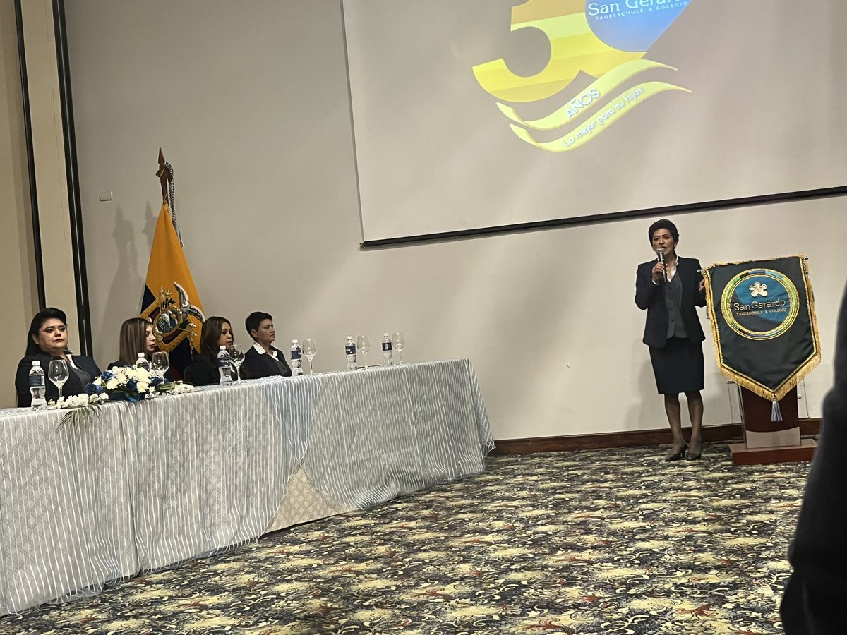 CarmitaArmijos_'s tweet photo. #VolvemosAlCole Participé del acto de inauguración del año lectivo 2023-2024 del @colesangerardo. En el evento se informó a los padres la oferta educativa que brindarán, se presentó la planta docente y administrativa que asumirán el reto de transformar la vida de los estudiantes. https://t.co/anApCl0VDC