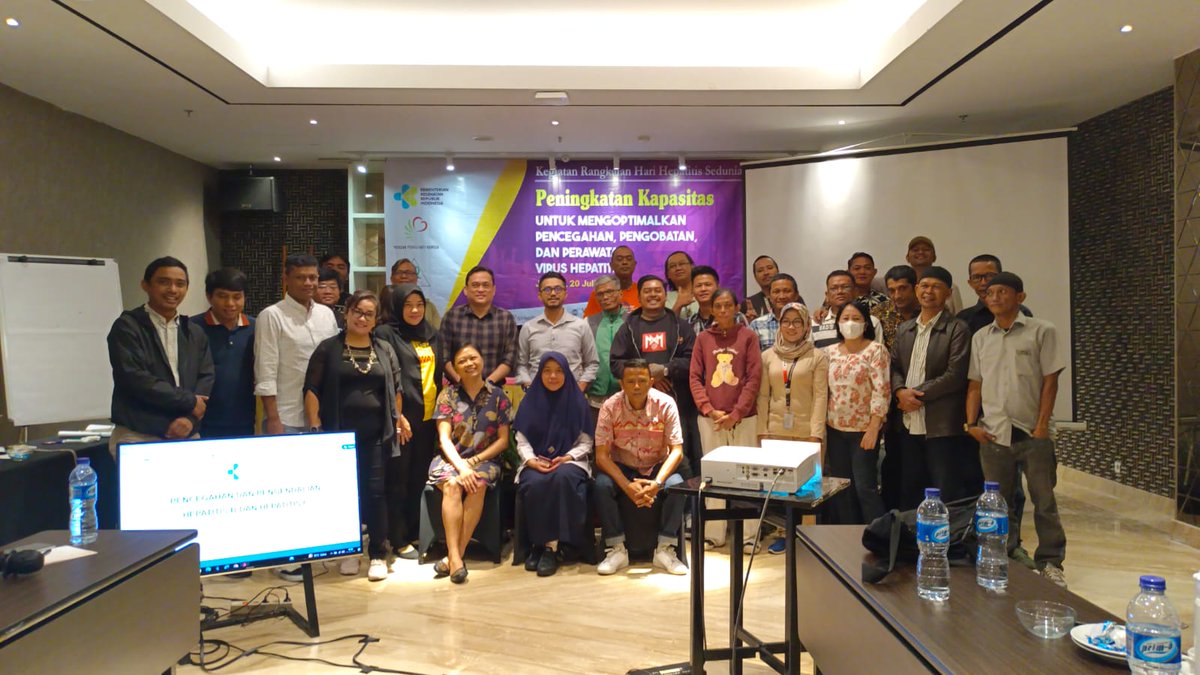 HatiPeduli's tweet photo. Increasing Community Capacity to Optimize Prevention, Treatment and Treatment of Viral Hepatitis  as a series of World Hepatitis Day activities.
On this occasion, Hepatitis B and C screening was also carried out for participants.

 #eliminatehepatitis
 #hepcantwait https://t.co/pk0FHB09t6