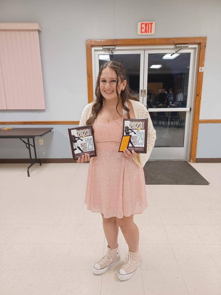 so blessed to have been awarded with a softball bar, most outstanding sophmore, and offensive player of the year at our banquet! love my girls❤️ @GoodcupaJoe <a href="/HurstSoftball/">Mercyhurst Softball</a> @Coach3House <a href="/Hall_J_4/">Jenna Hall</a> <a href="/SBRRetweets/">Softball Recruiting Reposts</a> <a href="/LegacyLegendsS1/">Legacy & Legends Softball</a>