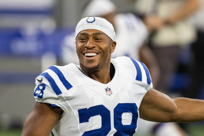 PolymarketBlitz's tweet photo. 𝗧𝗥𝗔𝗗𝗘 𝗥𝗨𝗠𝗢𝗥
3 Teams have talked to the #Colts about a Jonathan Taylor trade.

• #Eagles 
• #Dolphins
• #Bears https://t.co/r5F0P4BqNu