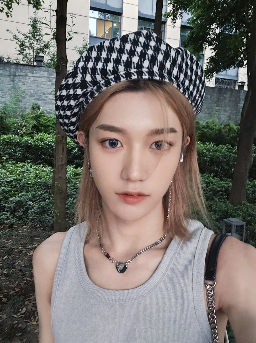 KachineFC's tweet photo. 20230822 Weibo
https://t.co/Gdxi1vkfLg
-
七夕快乐呀🫶🏻
#七夕快乐##今天很wow#
Happy Chinese Valentine's day🫶🏻
#孫瀅皓 #孙滢皓 #SunYingHao #Kachine #chinesevalentinesday #qixi #qixifestival #DoubleSeven https://t.co/TGJEECU4Bp