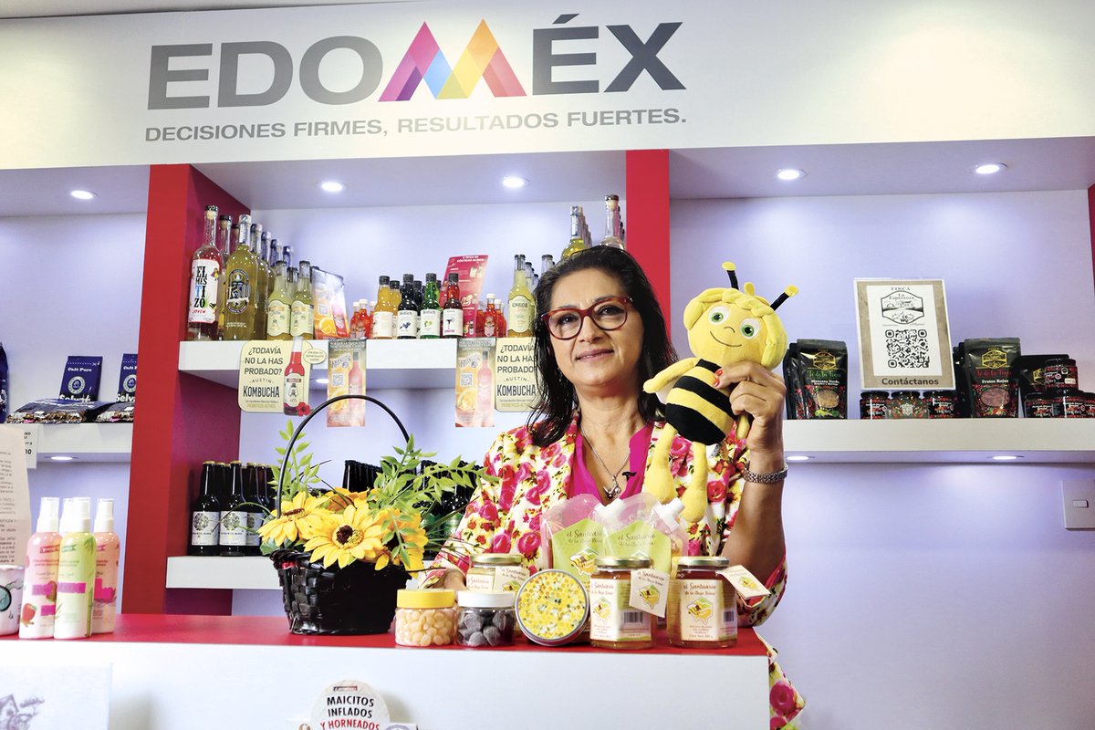 A lo largo de la administración apoyamos a más de 800,000 emprendedores con financiamientos, microcréditos, asesorías y capacitaciones.
