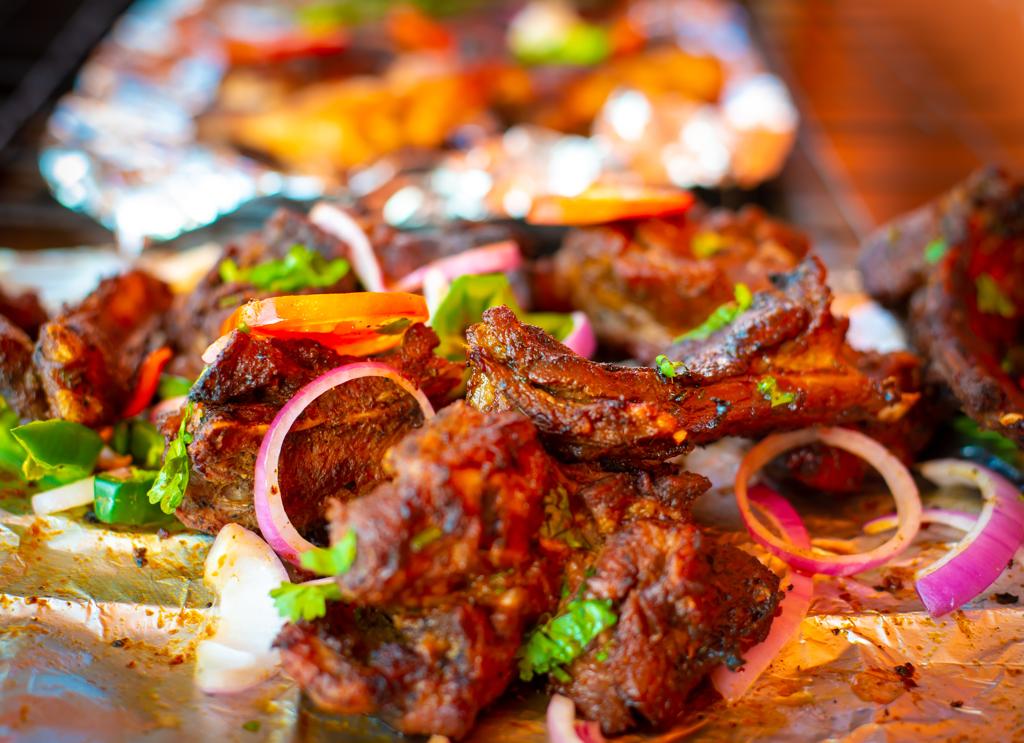 hobyeats's tweet photo. HobyEats BLUE NIGHT! Soccer and Delicious African Cuisines!  "Score big with HobyEats Blue Nights! 📷📷 Indulge in thrilling soccer action paired with delectable African cuisines, grills, drinks, and more. HobyEats Restaurant, Kampala, Uganda. WhatsApp at +256 763 762822. https://t.co/pMsNx7Gxt5