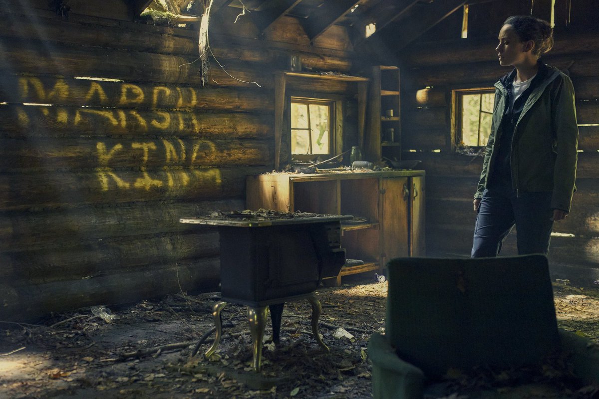 📸 | Stills de Daisy Ridley em 'The Marsh King's Daughter'.