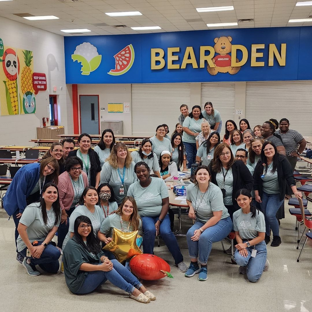 Warm Welcome @Hinojosa_AISD to our new teacher from Spain Ms. Maria Gonzalez Velazquez. Our staff collected $800 to help her start her career in Aldine. We surprised her today with flowers, gift cards and balloons. @AldineISD @Primary_AISD @drgoffney @RayMondrago #MyAldine