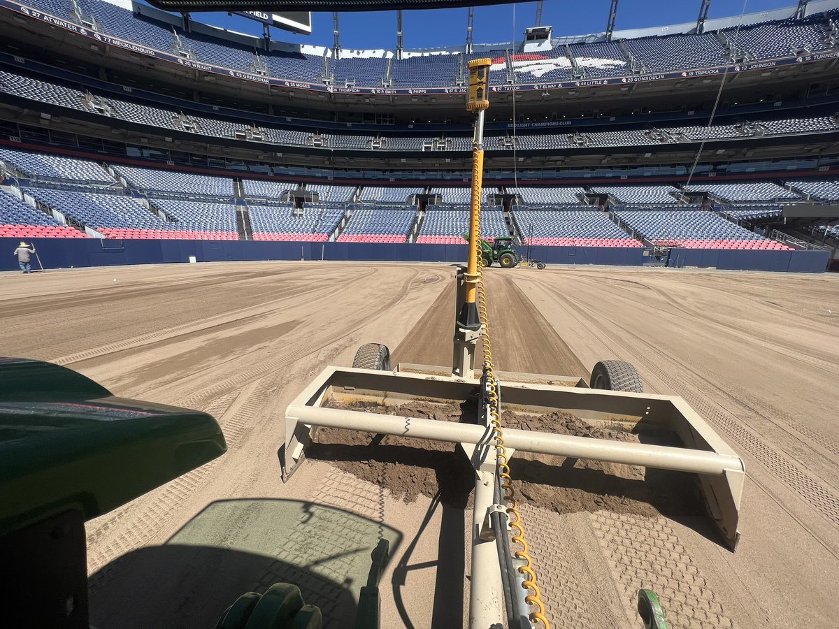 fowler2325's tweet photo. Quick flip- Concert cleared Monday morning. Till, compact, fert, grade and sod by Wednesday morning. @Broncos preseason Saturday #YoullLoveOurGrass https://t.co/xPOnSiekIQ