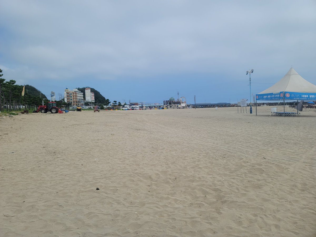 kiras6868's tweet photo. #dalgomzNFT #달곰즈NFT #달곰즈 @Bandalgomz #메타비치 #metabeach 여기가 메타비치가 세워질 백사장!
@dokdobus @ausbro80 @tellejin44 @seulkirowoon @J_J_NFT https://t.co/tTYxRqgzy6