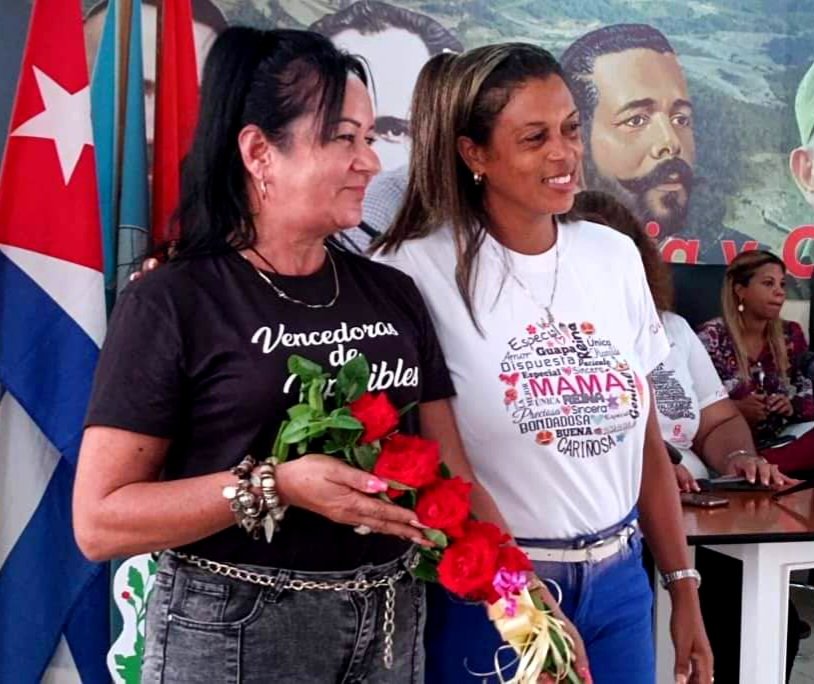 Mujeres de #Mayarí celebraron hoy el aniversario 63 de la FMC y en el acto inauguraron una Casita infantil. #VencedorasDeImposibles #Cuba #Holguín @Dagmar78659741 @cubadebatecu @ErnestoSV8
