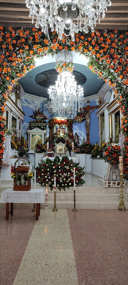 GUSTAV_GMG's tweet photo. Porque la grandeza de un pueblo tiene cimientos  en sus raíces, hoy saludamos con humildad y respeto a  amig@s  de  #Jiquipilco tierra de tradiciones, en el #Distrito15 Siempre Uni2xTy...👍 @alfredodelmazo, @EduardoFloMa1 https://t.co/ubWLQheibe