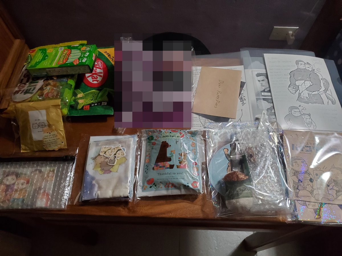 Received the most wonderful box FULL with Nivanfield goods (and more) from Japan by the wonderful <a href="/segawa8_8/">SGW</a> this week 💕💕

(The pixelated part is something that was asked to be kept private, I forgot when I took this photo.)