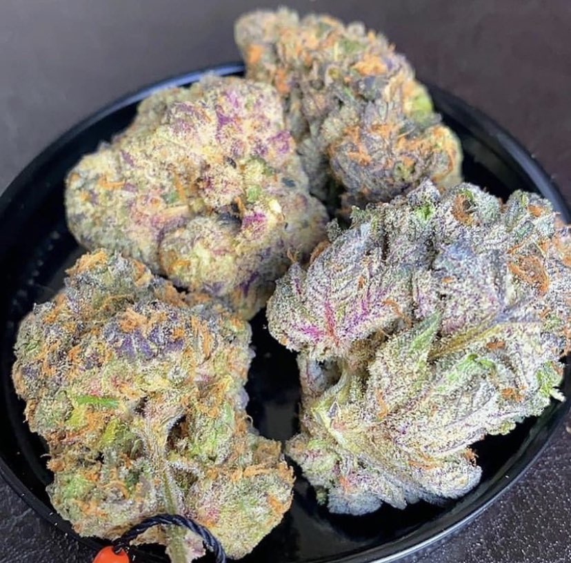 Fruity Pebbles 🍒🍌🍇

#StonerFam #Mmemberville #WeedLovers #CannabisCommunity