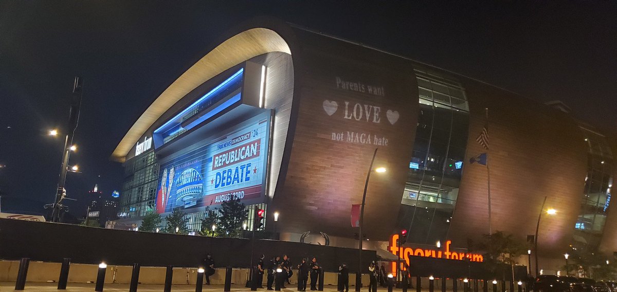 Randi Weingarten ๐บ๐ธ๐ช๐ฟ๐ฉโ๐๐ฃ๐บ๐ฆ (@rweingarten) on Twitter photo This is awesome! Outside the #RepublicanDebate <a href="/ptogetheraction/">ParentsTogether Action</a> is sharing what families want: Not hate, but love for all kids and all communities. #LoveNotHate" #GOPDebate This is awesome! Outside the #RepublicanDebate <a href="/ptogetheraction/">ParentsTogether Action</a> is sharing what families want: Not hate, but love for all kids and all communities. #LoveNotHate" #GOPDebate