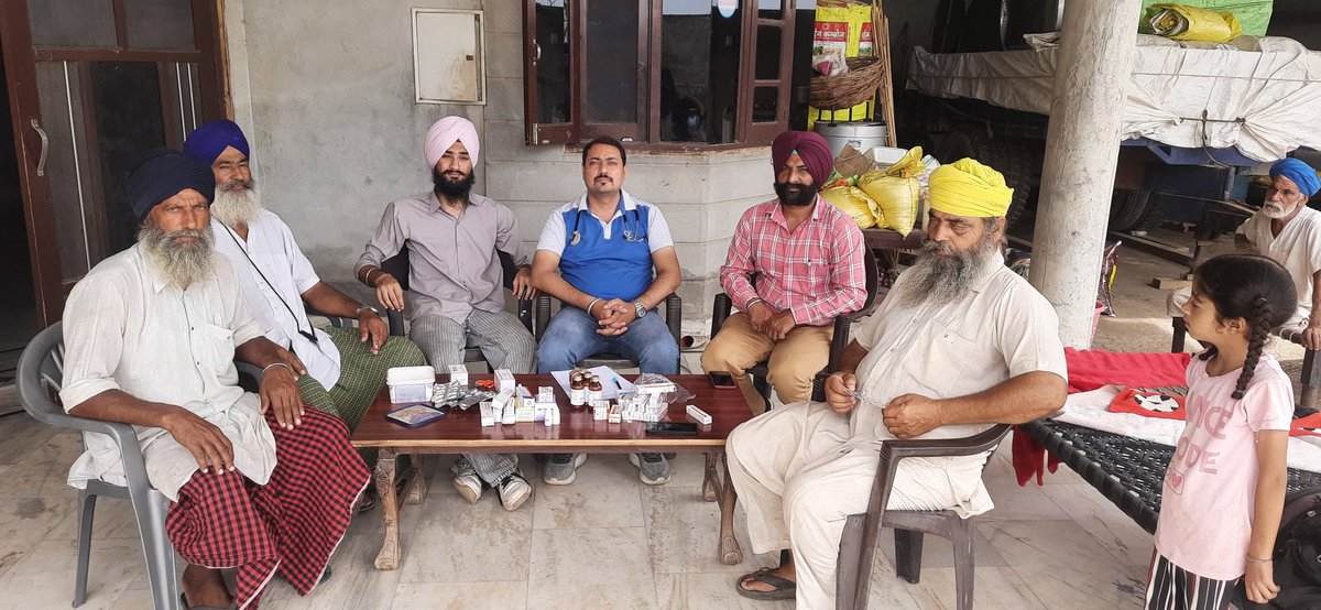 NIACHO2020's tweet photo. CHOs in Punjab district Jalandhar are providing emergency services in flood, we requested to govt of India please create regular cader of  #CHO and grade pay 4800 @MoHFW_INDIA @mansukhmandviya @vishalchauhan_1 @ArvindKejriwal @AAPPunjab  @AAPbalbir @ArvindKejriwal @PMOIndia https://t.co/nfmQ2WnQen
