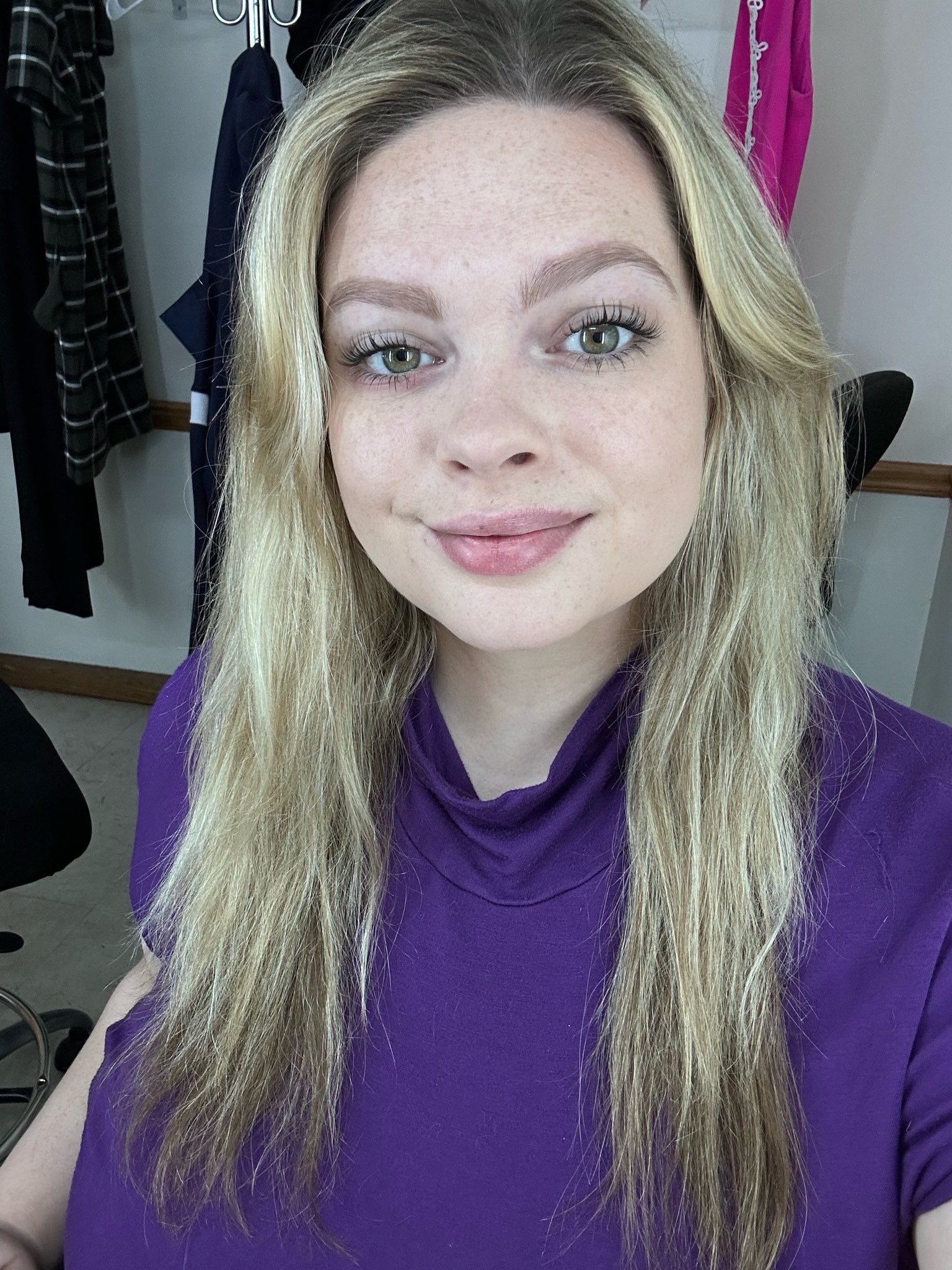 Kayla Smith on X: Todays natural hair looked nice, but not nice enough to  go on air, so Im posting a selfie from before it was straightened as a  compromise 🥸 t.cokbI8HFiIbM 