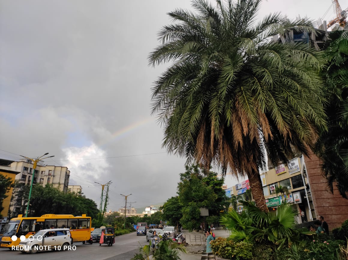 amitakjain's tweet image. #Rainbow at #ghodbunder road #Thane 😍✌️

#MumbaiRains #MumbaiRain #mumbai