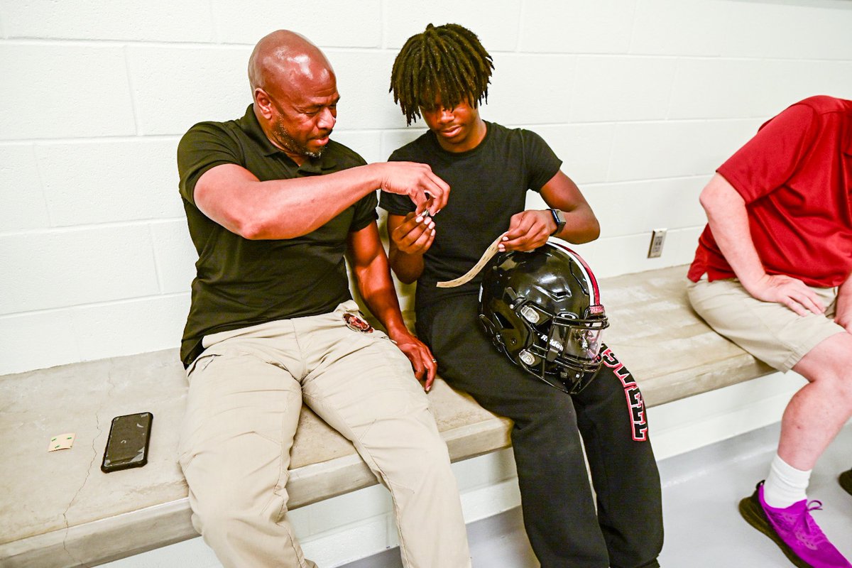 BengalLifestyle's tweet photo. πππππ₯π¬ π°π’ππ‘ πππ was a πππππβοΈ
Bengal Decals β
Stripe β
Thank you to all the Fathers/positive role models who came out today to support our Bengals as we prepare for our season opener this Friday!
#KeepChoppingWood πͺ https://t.co/LY7fhmPxrL