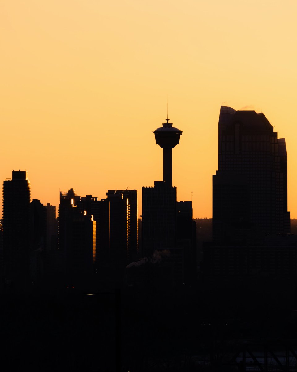 Calgary Tower tweet media