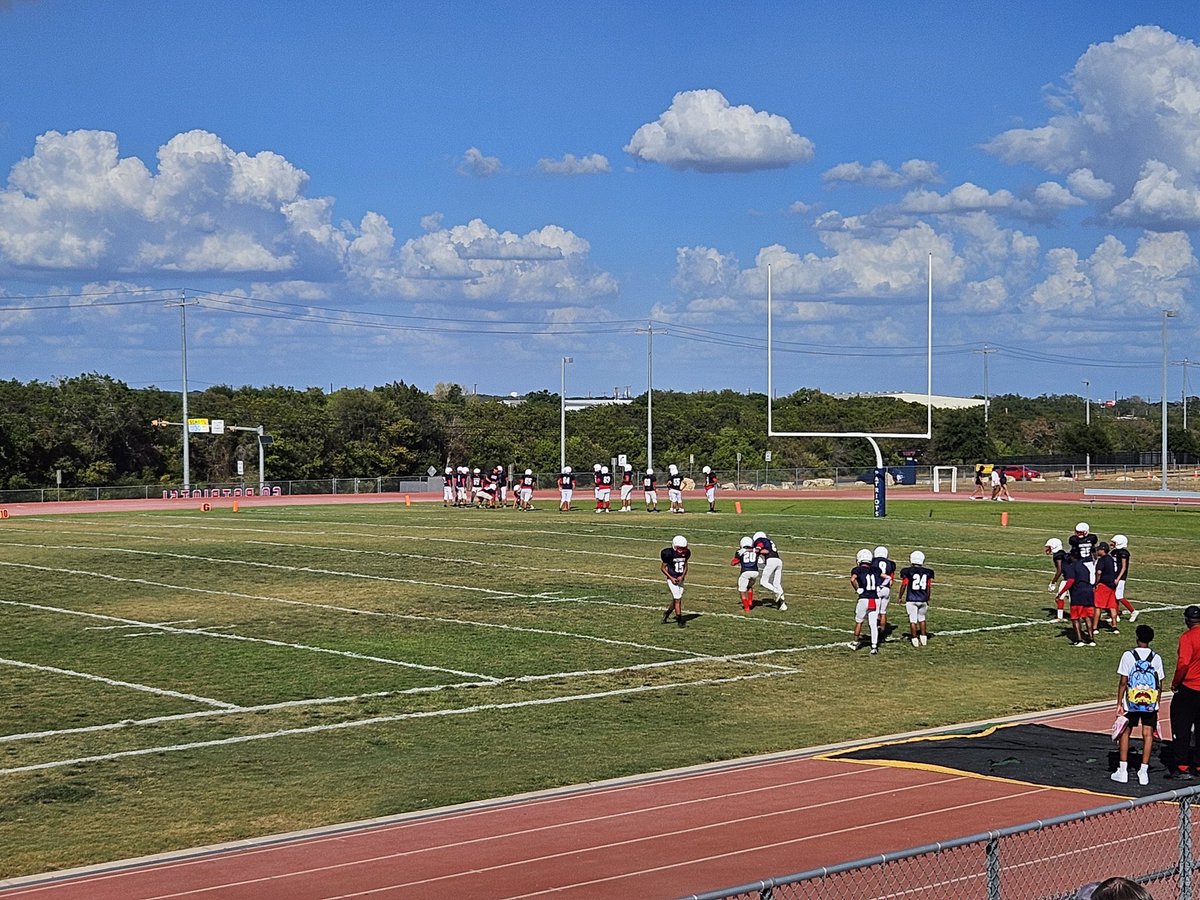 CoachGAleman's tweet photo. Huge shout out to our Freshman squad!! Atta way to get the job done!! Enjoy it, back to the lab in the morning 💯🔥
The future is bright for Patriot Football!
Final score of 20-6 in the favor of @SAVeteransFBall 🔥🔥🔥 #PatriotNation #EETED✊🏽#CoachAllen @lou4life1 @TommyJohn_W83 https://t.co/EinVNjhXJa