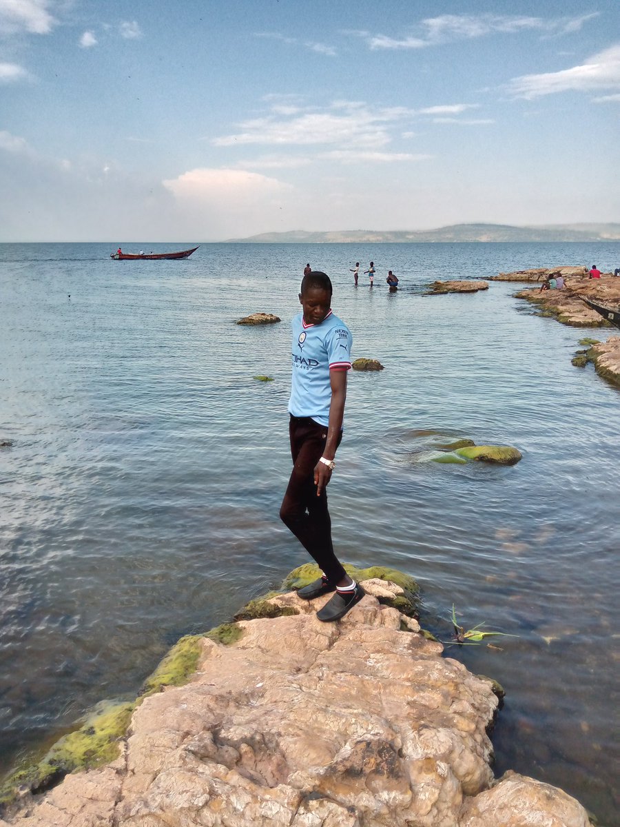LotyangSim45893's tweet photo. Vocation time https://t.co/THSUtFotB5