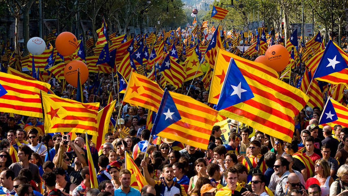 Els Països Catalans no som Espanya! ✊

Aquest dissabte i diumenge treu l'estelada als carrers i balcons de la ciutat per dir ben alt i clar que Barcelona no és Espanya!

Som un poble que lluita per la seva llibertat! 
#SomPaïsosCatalans 🚴✊