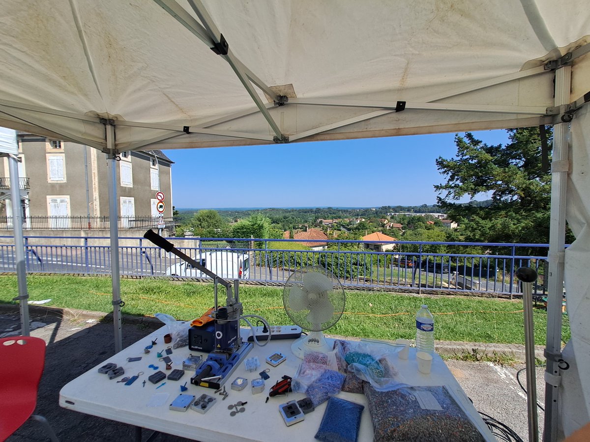 Hier, nous avons participé à la journée pour la transition à Gourdon(46) le moment de présenter la chaine de recyclage du plastique avec les très bon outils de <a href="/HoliMaker/">HoliMaker</a> : identification, nettoyage, broyage, sechage, etiquetage, injection, félicitation !