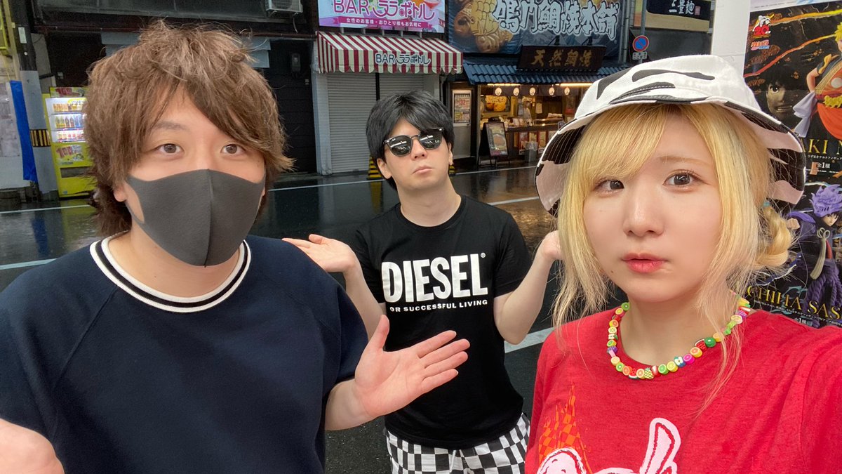 shimo_erishita's tweet photo. 【悲報】本日撮影予定のとりっぴぃコラボ、豪雨と雷により中止

＼ 乙 ／ https://t.co/HCsA7914c0
