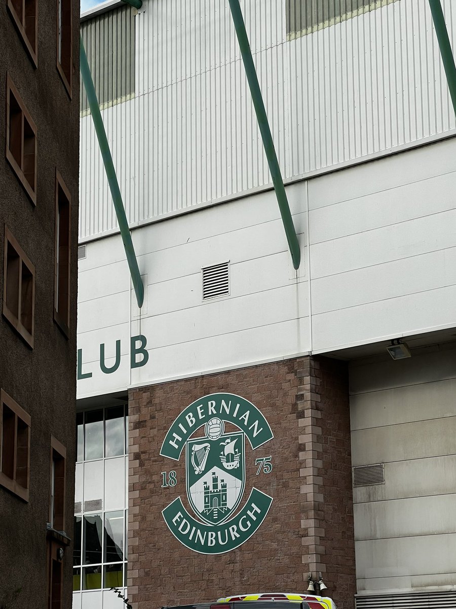AVFCLondonLions's tweet photo. Back where we belong, and what a way to show it! 💜💙

Fantastic hospitality from Hibs!

#UTV #VillaLions #londonlions #HIBAVL https://t.co/rVIBNqCvsK