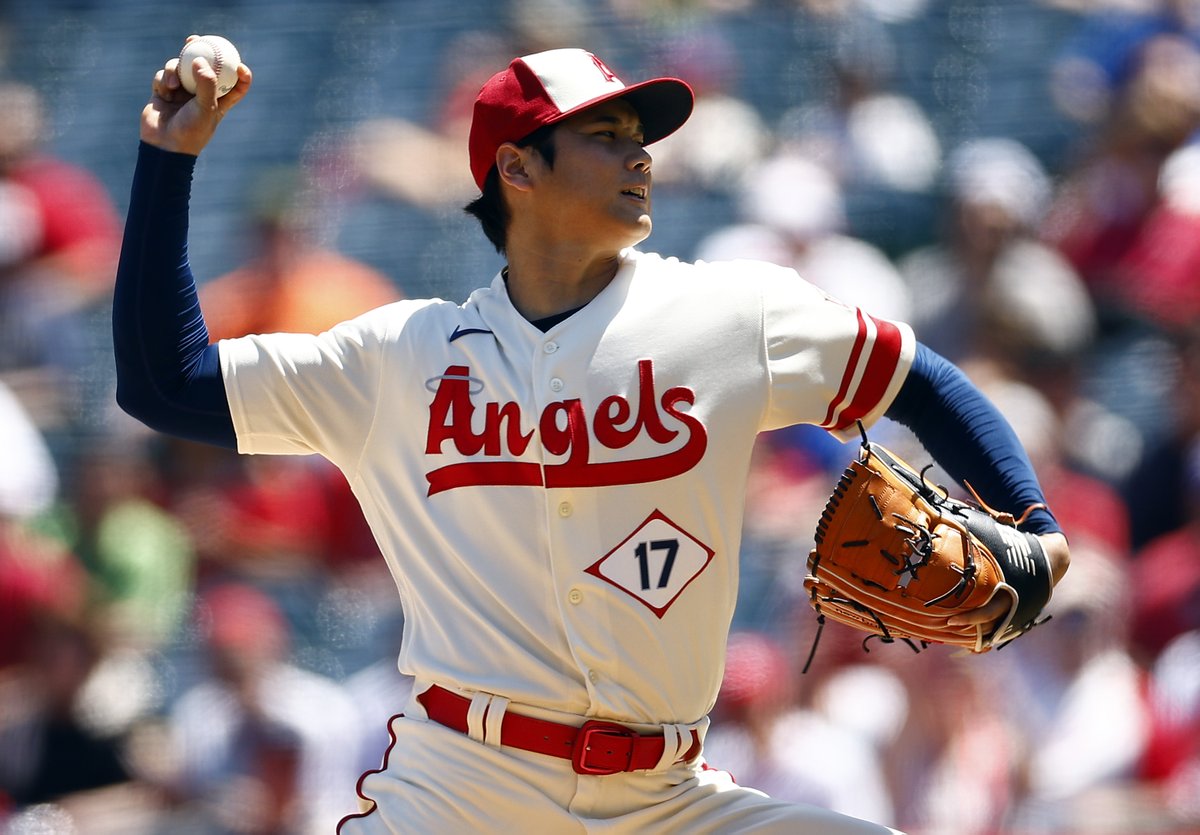 MLBJapan's tweet photo. 【 #エンゼルス 】緊急降板となった #大谷翔平 選手に右肘靱帯の損傷が明らかになったことがMLB公式サイトで報じられました。投手としてはシーズン終了となることが発表されています。
患部の回復を祈るとともに、打者として挑戦が続く大谷選手を今後も応援していきましょう💪
https://t.co/sbaM1VjNqQ https://t.co/FwBWhFJeKO