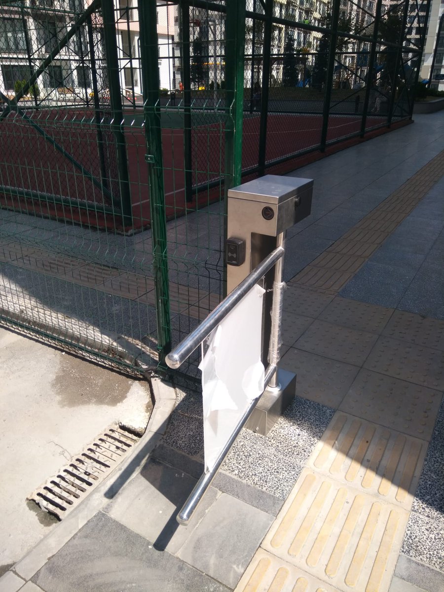 6Vadi's tweet photo. Sitemizin 4 adet motorlu ve rayli ayrica plaka tanimli  araç ,11 adet kart geçişli yaya , ve de 2 adet manuel araç kapisiyla,bir adet üçlü bariyer ve bir adet yaya turnike kapisi devreye alinmiştir.@EmlakYonetim https://t.co/E5ol0eKF21