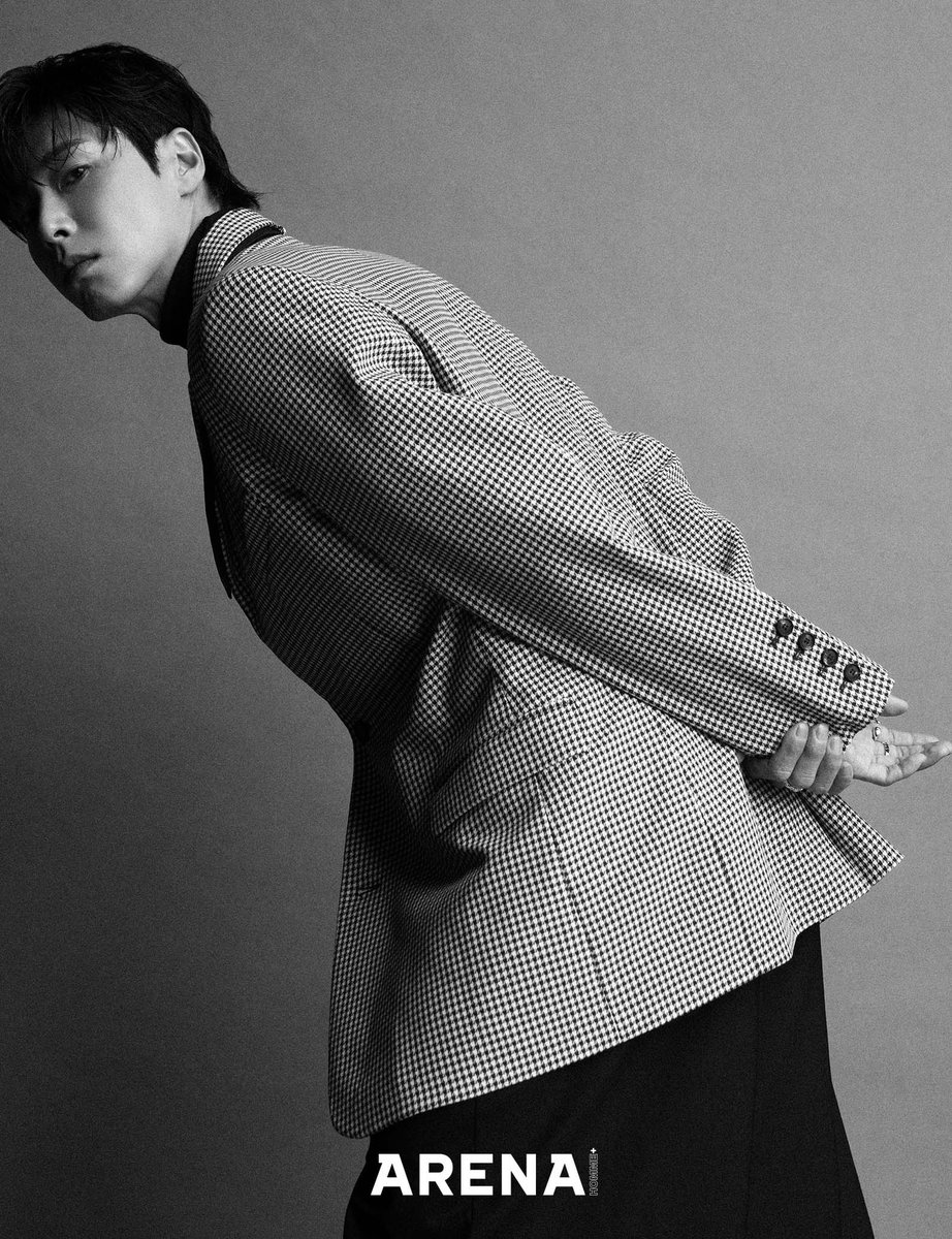 TVXQ's tweet photo. 뮤지션 유노윤호의 진솔한 면모를 담은 화보 및 인터뷰 <아레나> 9월호에서 만나보세요🎪✨

#유노윤호 #UKNOW
#동방신기 #TVXQ! #東方神起
#VujaDe #뷰자데
#Reality_Show #리얼리티쇼 
#아레나코리아 #ARENAKOREA https://t.co/zgbqe4p6aV