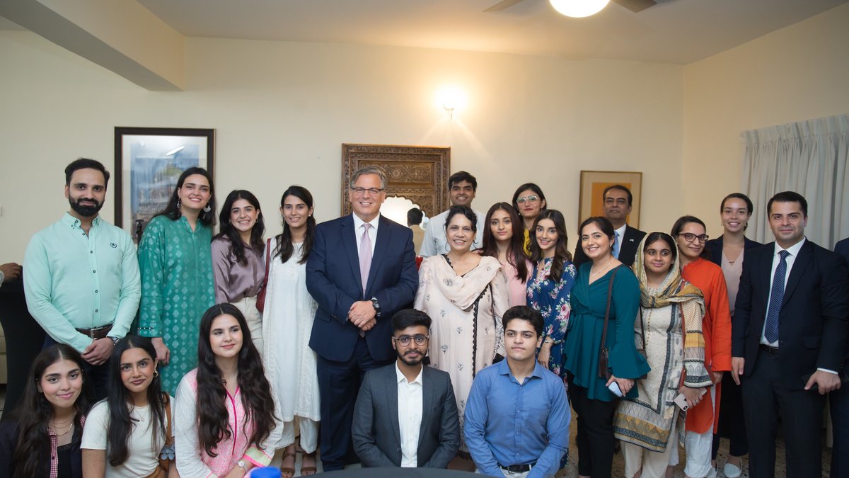 Ambassador Blome congratulated @USEFP & YES program alumni on completing 20 years of impactful exchange  & strengthening our people-to-people ties!  In the last 20 years, it has benefitted 1,400 🇵🇰 high school students.  Let’s continue to build a better future together. 🇺🇸