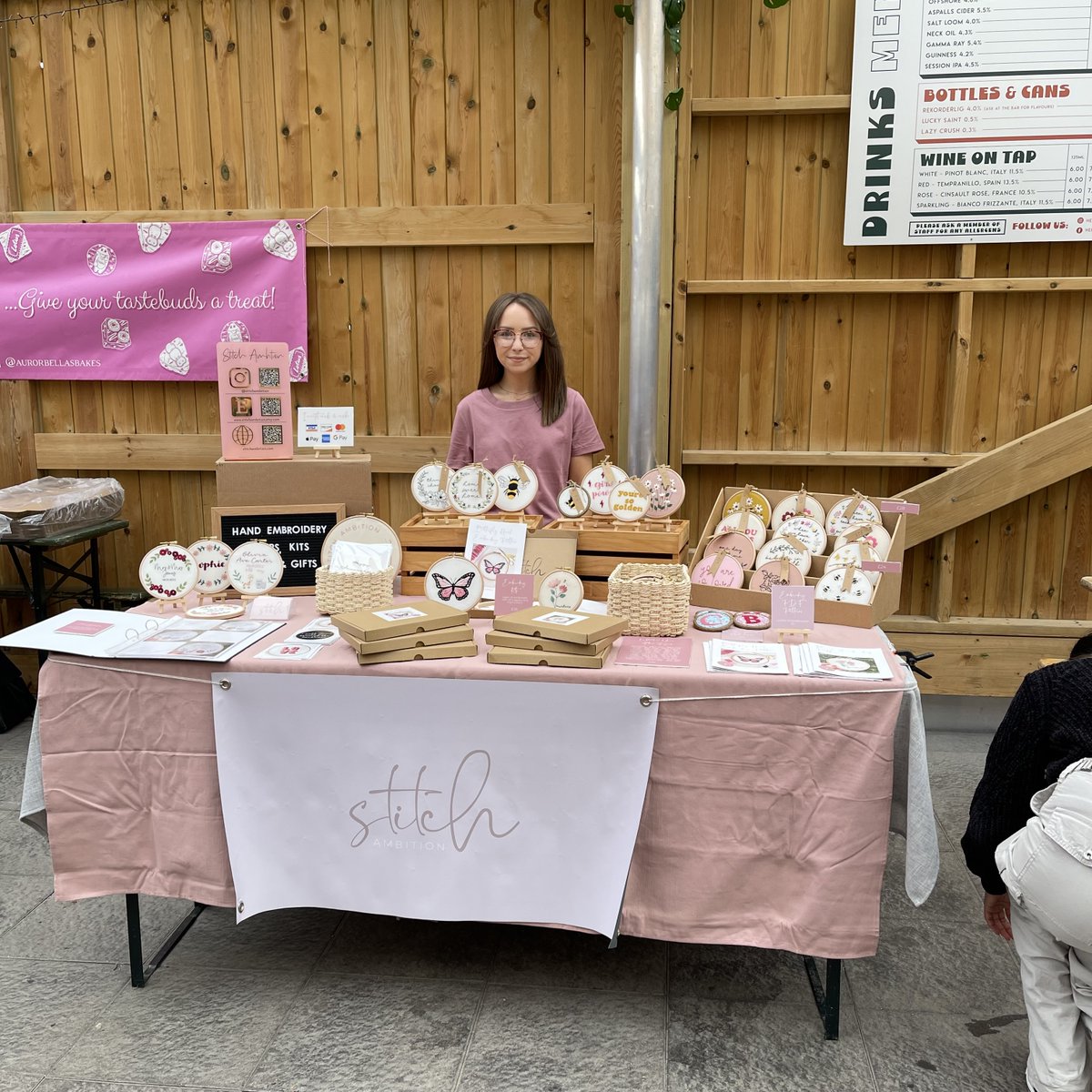 I had so much fun at my market a few weeks ago - and I'm so glad I decided to get a pink tablecloth as it suits my brand so well! 

There is no feeling like meeting customers in real life and seeing people love my work, I am so grateful 🥺