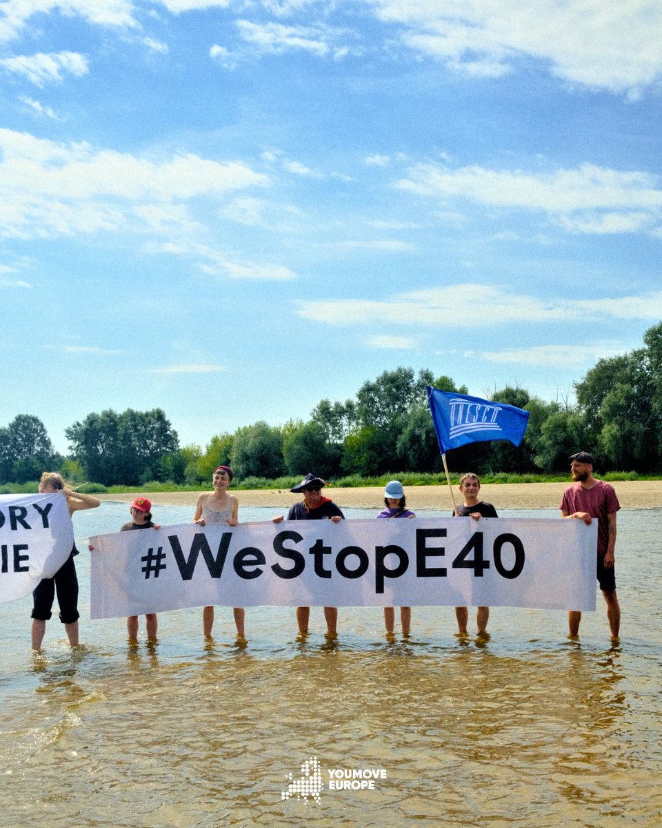 wemoveEU's tweet photo. #WeStopE40 in action ✊
Campaigners attended the Vistula Festival to highlight the dangers of the planned E40 shipping channel, which would bulldoze through #Polesia and destroy wildlife.
Join our campaign w/ @savePolesia and stop this horror project:
https://t.co/hgepyemJPp https://t.co/4sTPxsbgEa