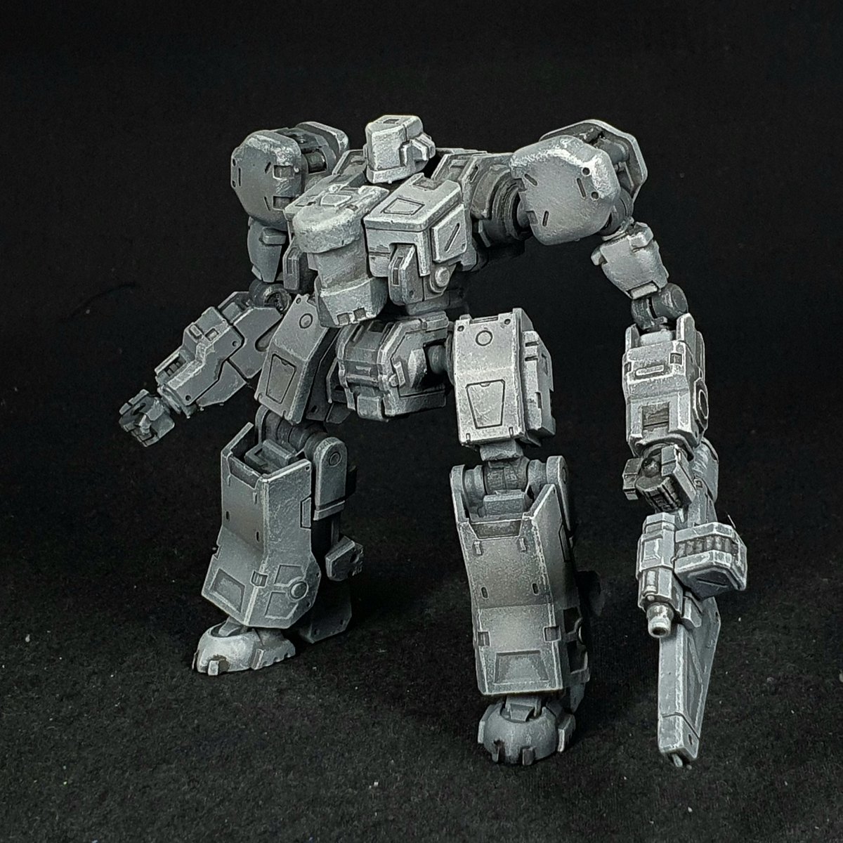 SeanSuchanya's tweet image. Tweaked and reprinted a few pieces for the Taurus model . Gave the test print a quick grey tone scheme. #minature #mech #mecha #robot #3Dprinting #3dprint #toyprototype