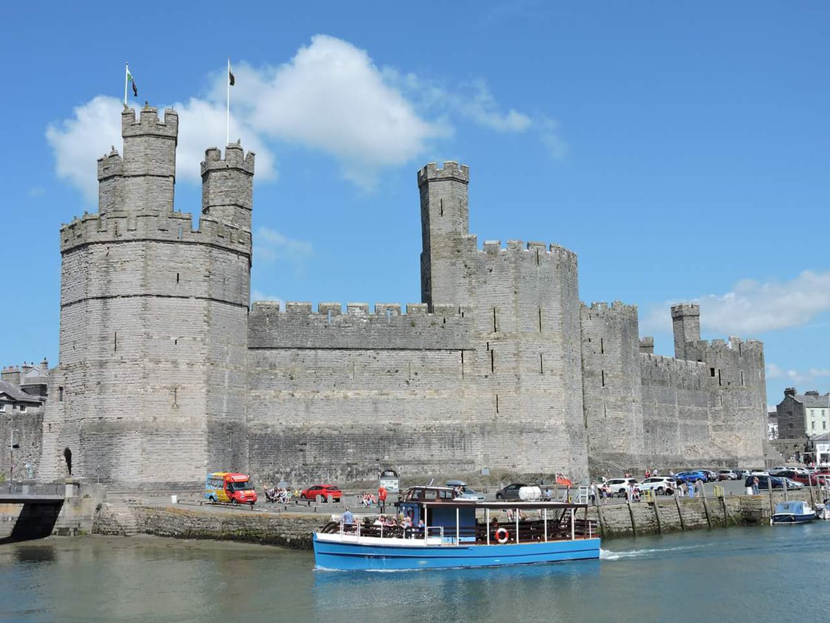 There’s still time to join us on our 2 hr bridges cruise at 1.30pm today (24/8) on the #menaistrait. Enjoy spectacular views from seaward #anglesey #snowdonia #portdinorwic #CaernarfonCastle  bit.ly/3f02Nqr