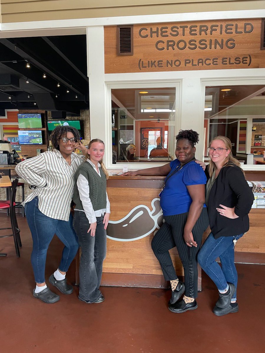 CThurston03's tweet photo. Your Chesterfield Crossing (1819) managers. 🌶️ #allgirlscrew #livingthechilsheadlife #chilislove https://t.co/9oz3i9VAXE