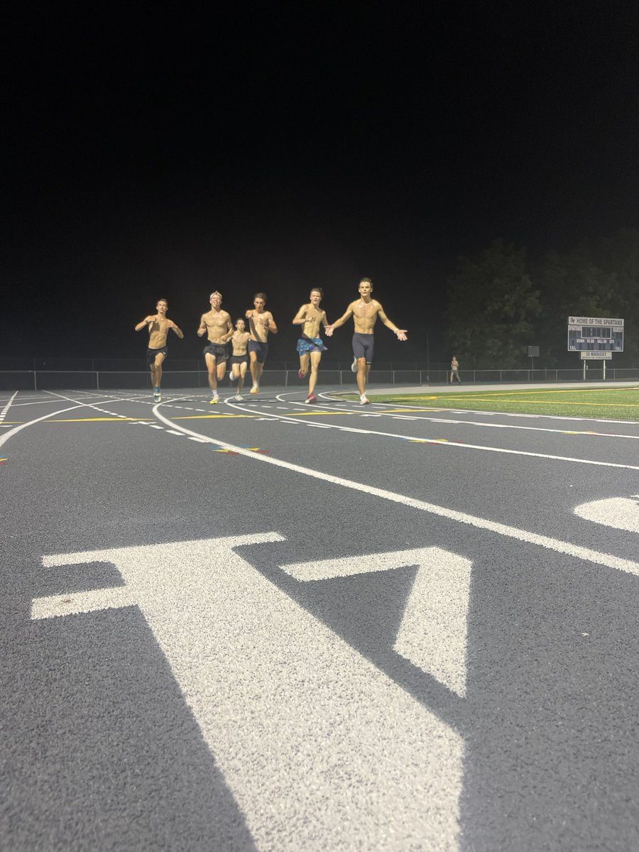 PVXC5000's tweet photo. Quarters under the lights on the new gray oval #train4gray

Thursdays practice is a rest day. We will resume Friday at 345p https://t.co/vFb42e30ZR