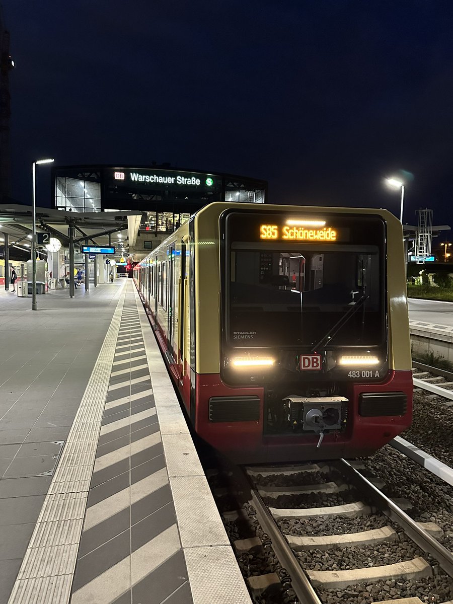 Kurzer Abstecher auf System 1 bevor ich mir am Samstag nach 7 1/2 Monaten tatsächlich mal wieder die ganze Stadtbahn angucken gehe.👀