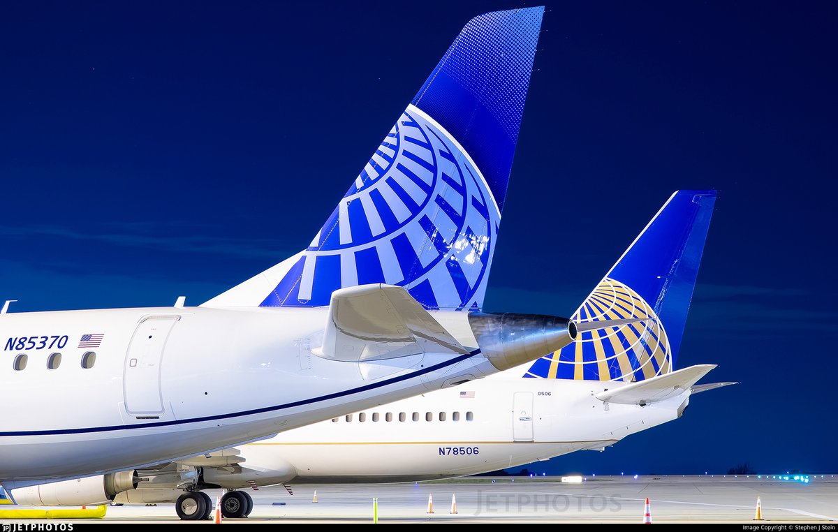 Old gold and New blue in Kansas City. jetphotos.com/photo/11050125 © Stephen J Stein