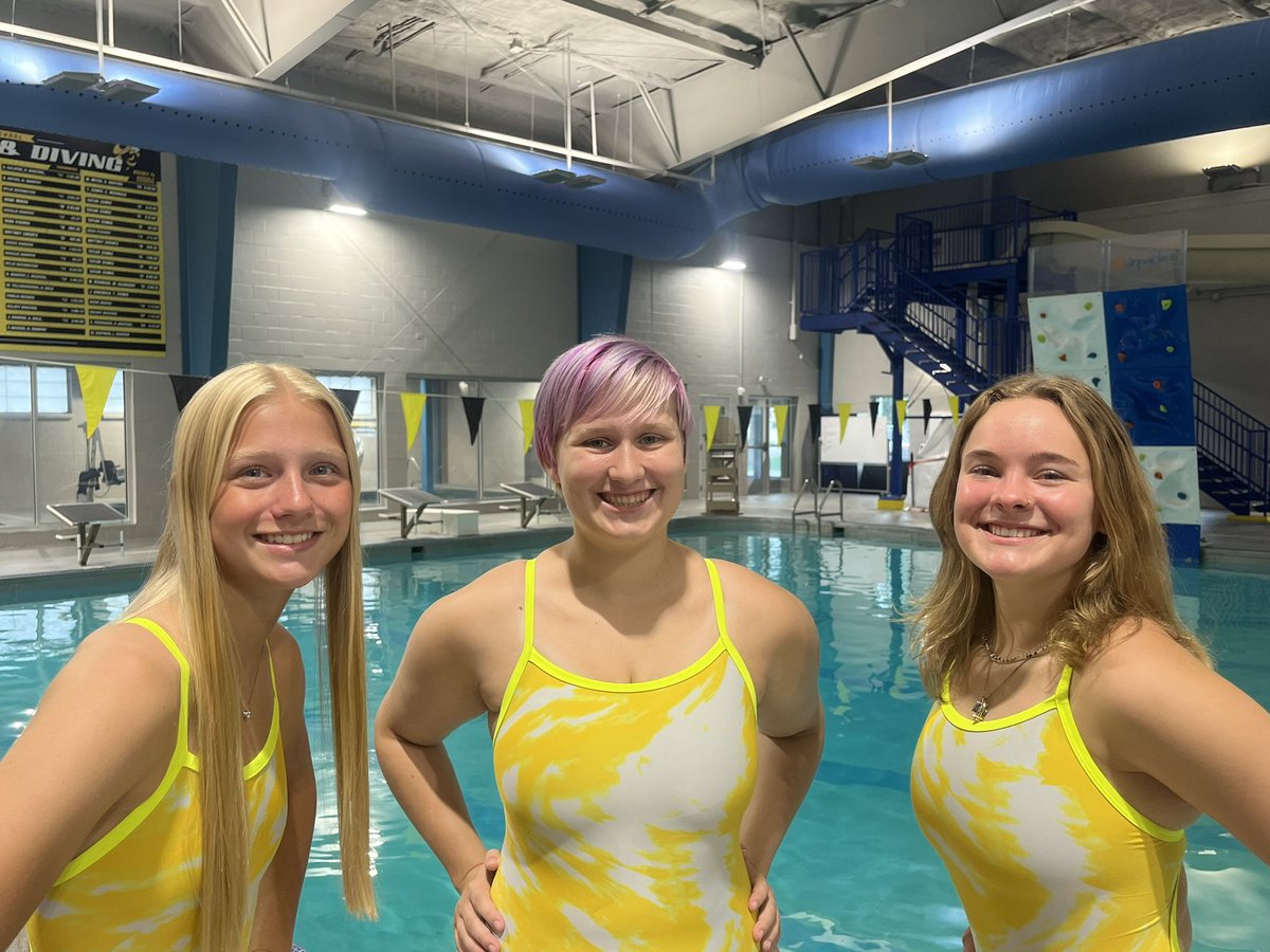 PerhamSwimming's tweet photo. Junior and Senior Swimmers &amp; Divers! ❤️❤️ https://t.co/ENV3yKejIr