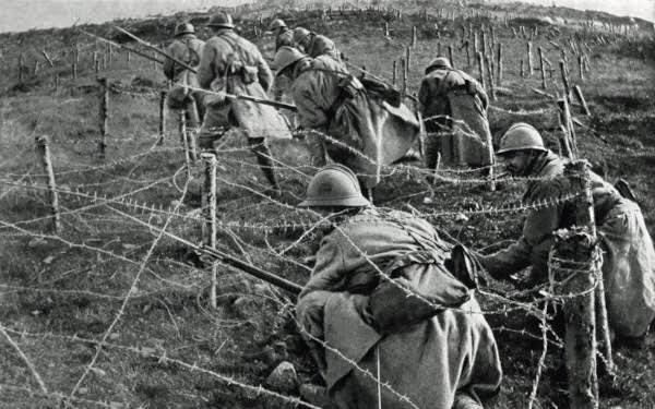 A Primeira Guerra Mundial, também conhecida como Grande Guerra, foi um conflito global que ocorreu entre 1914 e 1918. Foi um dos eventos mais significativos do século XX, marcando o início de uma nova era na história mundial.

A guerra teve origem na Europa, mas acabou envolvendo