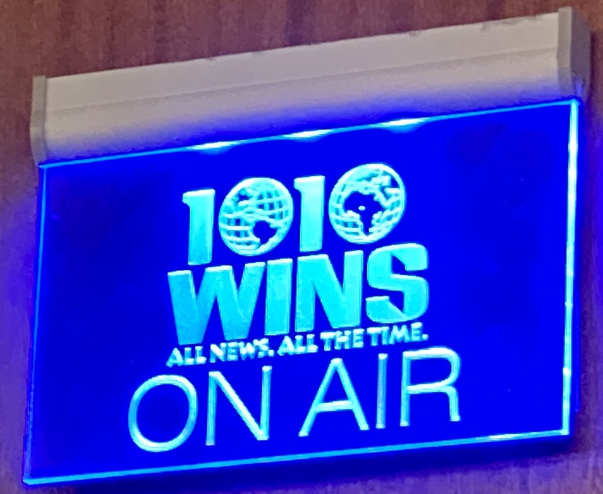 KalbMarple's tweet photo. Hmm...assembling #schoolsupplies with Dude or a bonus shift? See you bright and way too early on @1010WINS -- 92.3 FM too!
#momlife #radio #BackToSchool #morningmo
@susanrichard @DeVoreCast @MarcErnay @glennschuck @WINSTRAFFICNYC @wallygeis https://t.co/PxyXCs3sKl
