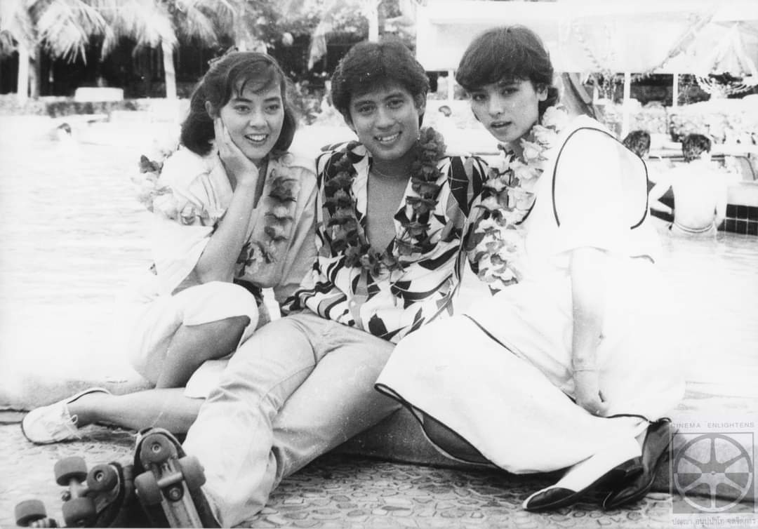 เชิญชมภาพสวย ๆ ของ "ธงไชย แมคอินไตย์" #ศิลปินแห่งชาติ คนล่าสุด กับนางเอกจากภาพยนตร์หลายเรื่องที่เคยฝากความประทับใจให้แก่ผู้ชม #หนังไทยในอดีต 

#หอภาพยนตร์ ขอร่วมแสดงความยินดีกับ ธงไชย แมคอินไตย์ และศิลปินทุกท่าน ที่ได้รับการเชิดชูเกียรติให้เป็น #ศิลปินแห่งชาติ2565  #เบิร์ดธงไชย