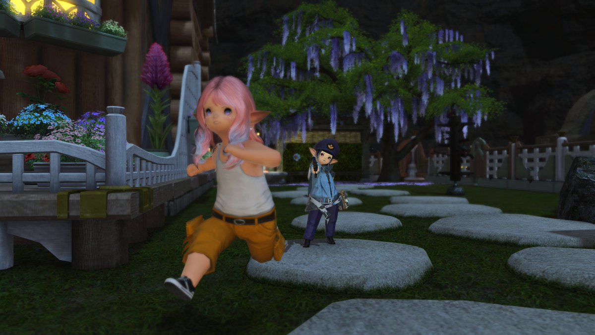 AppleAnklebiter's tweet photo. Day 23 Cops n Baddies #AuAugust 
With the cute escapee in their sights, Officer apple considers shooting them down. They decide against it as they're just too cute. She was promptly fired the next day.
#gpose #gposer #ffxiv https://t.co/Z2hZrbgVlV
