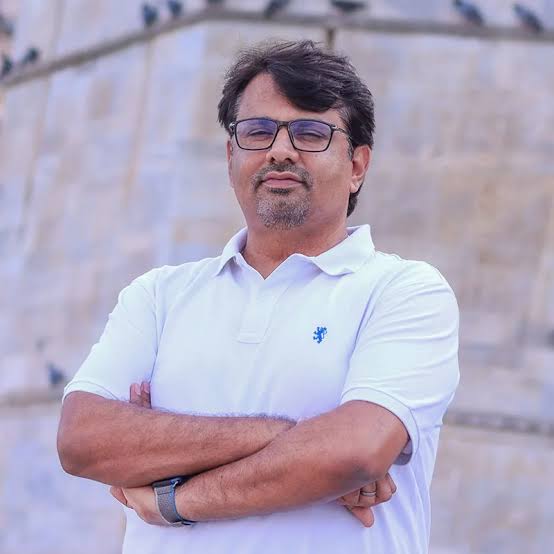 bittuCh70842878's tweet photo. 3 दिन से हमारी क्लासेस नहीं हो रही है unacademy मे unacademy वालो ने हमारे gp sir को बिना किसी गलती के सस्पेंड कर दिया और हमलोगों को बार बार झूठ बोल रहे ह की क्लास होगा
#Unacademyfraud
#uninstallunacademy https://t.co/OYUzFj81k5