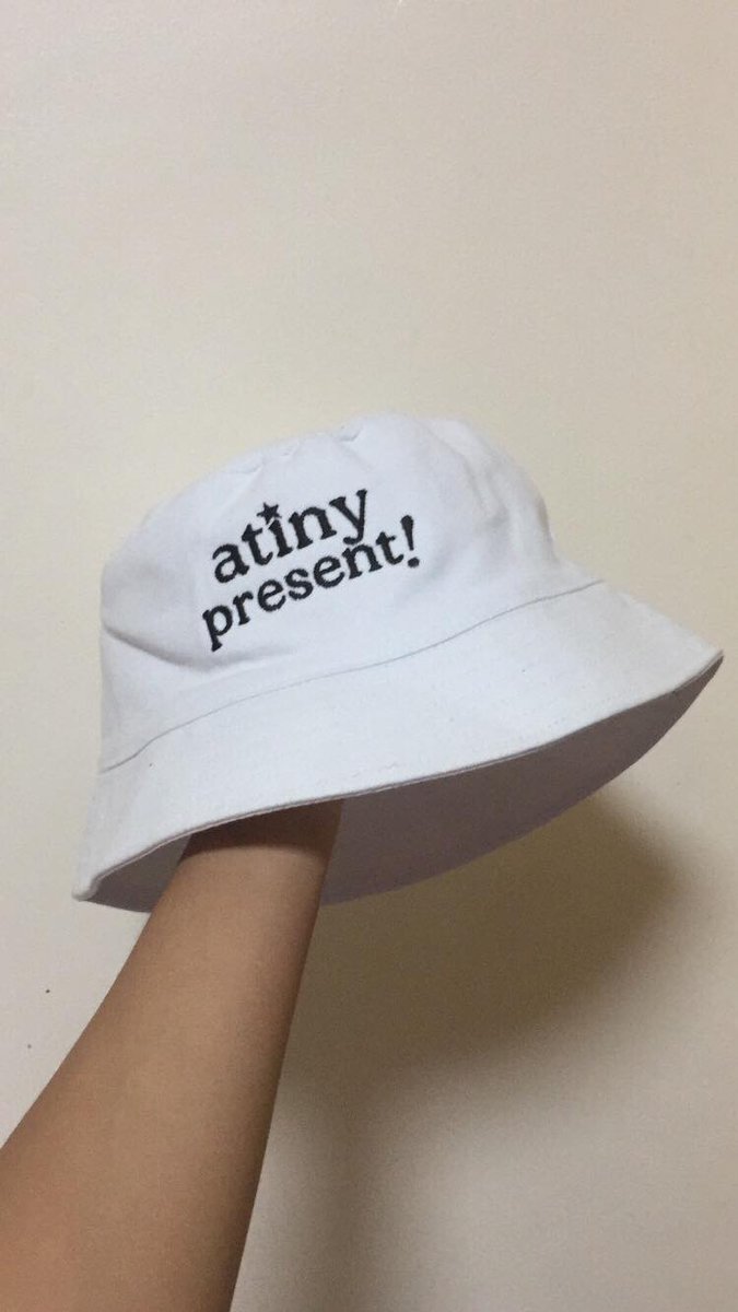 seonghwakae's tweet photo. received my atiny bucket, super pretty! concert ready, tix na lang kulang HAHAHAHA thank you @foratinystudio ✨💓 https://t.co/dUl6AN1ECs