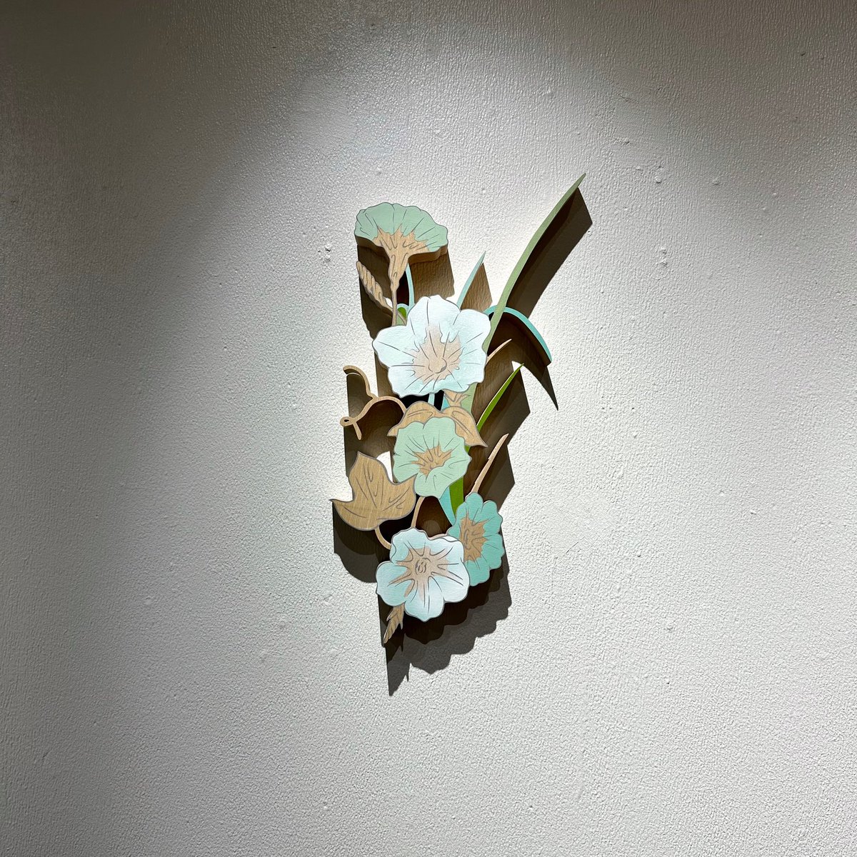 B_GALLERY_'s tweet photo. 黒田潔 個展 「花と実」
会期 : 2023年8月17日(木) ~ 9月3日(日)
会場 : ビームス ジャパン(新宿)5F 『 B GALLERY』
作家在廊日(予定) :
8月19日、20日、 26日、27日、9月2日、3日
協力 : COPIC、大阪成蹊大学 https://t.co/AMJ48Yx3WI