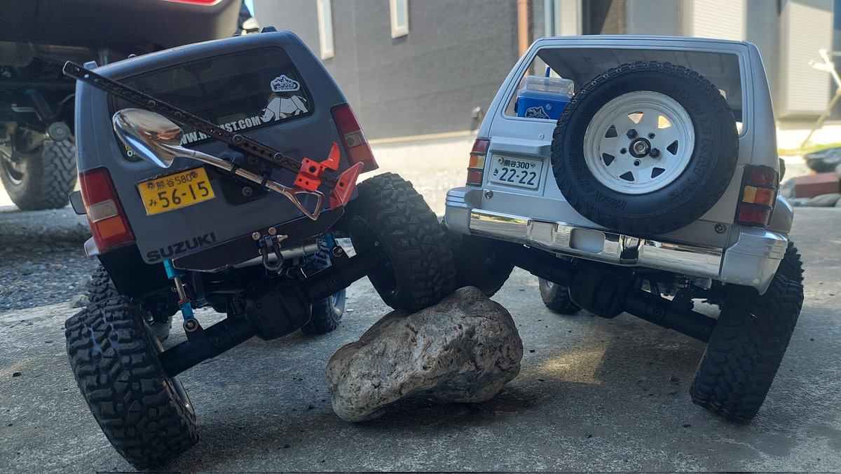 PG3110akiho's tweet image. MST 
CMX JB23 × CFX ISF PAJERO 
#スケールクローラー
#ラジコン
#scalecrawler