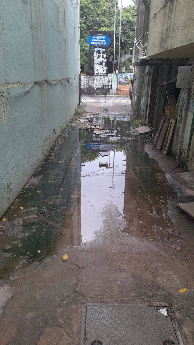 pawanlel1990's tweet photo. @chennaicorp @RAKRI1 @PriyarajanDMK This is the overflowing sewage in front of our flat on North Usman Rd. CMWSSB says the piping is old and damaged, so after submitting a written complaint, all 3 owners also submitted documents they asked for. Now there are hints that ... (1/3) https://t.co/bUACkAevmi